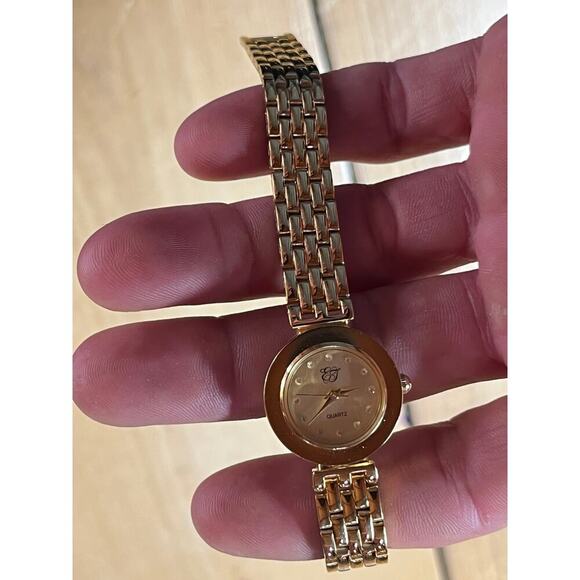 EJ Women's Gold tone quartz wrist watch. Faux Diamonds. Vintage? - Picture 8 of 10